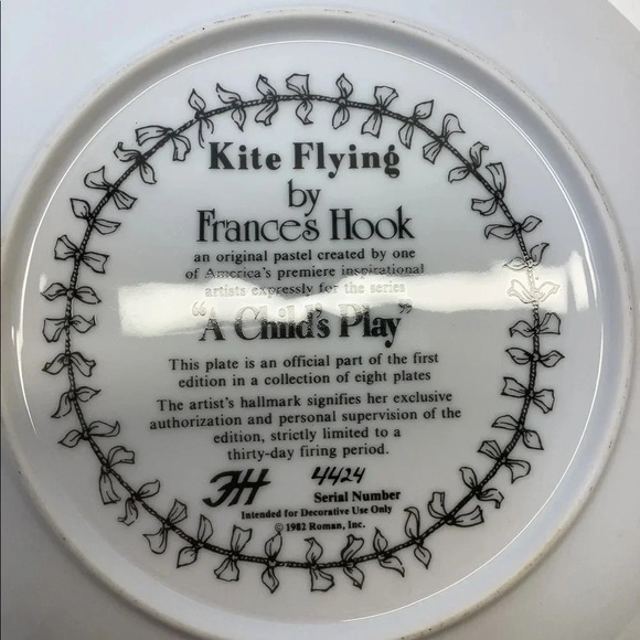 Frances Hook 1982 Kite Flying Vintage Collectors Plate - Picture 2 of 2